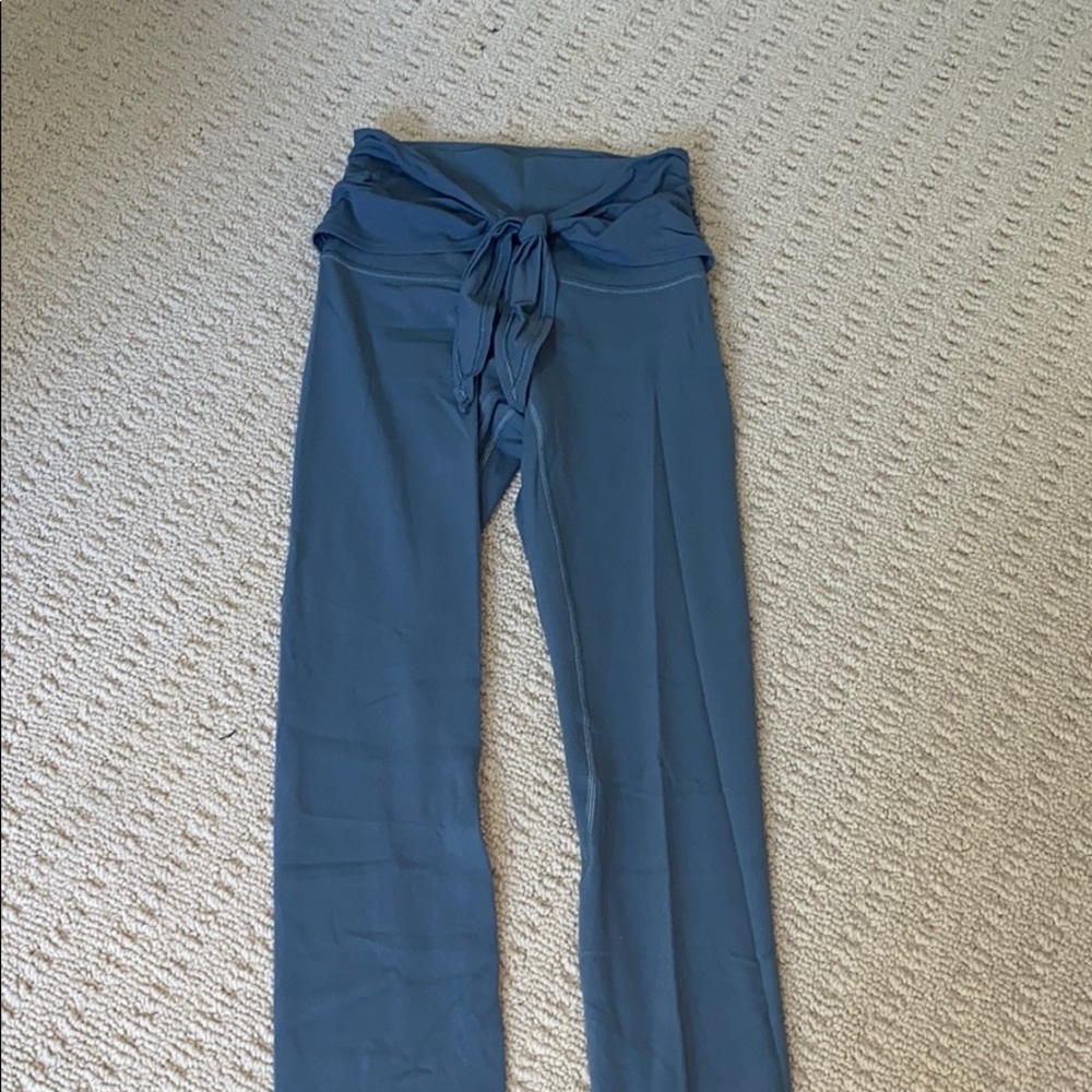 Blue lululemon leggings